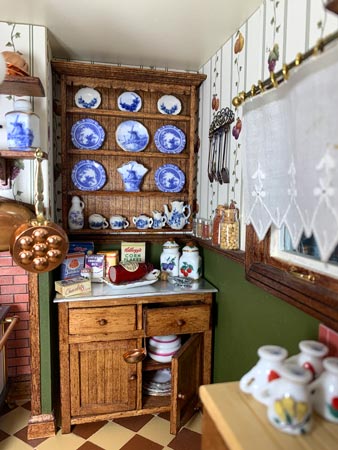 Maison miniature artisanale Blue Cottage - Myriam Demar Maison miniature artisanale Blue Cottage au 1/12e