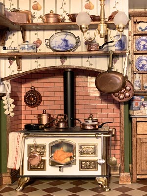 Cuisine miniature de collection, typiquement victorienne