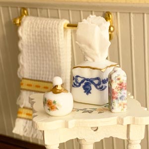 Accessoires de salle de bains en porcelaine Reutter – Miniatures pour maison de poupée