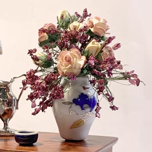 Bouquet de fleurs et vase miniature – Décoration de commode pour maison de poupée